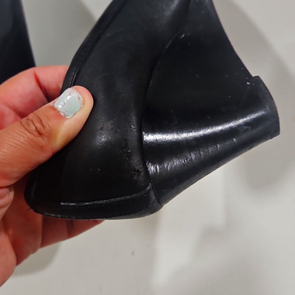 Tory Burch Black Leather Heels with Gold Accents - Picture 3 of 12